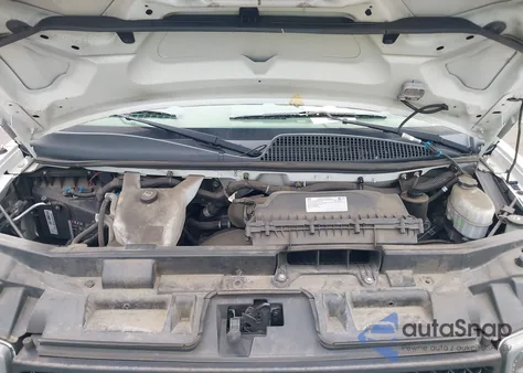 2019 Chevrolet Express 2500 Work Van z USA, uszkodzony, nr VIN 1GCWGAFP8K1370495